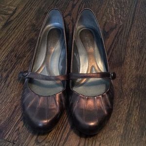 Bronze naturalizer flats